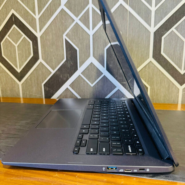 Chromebook - Image 2